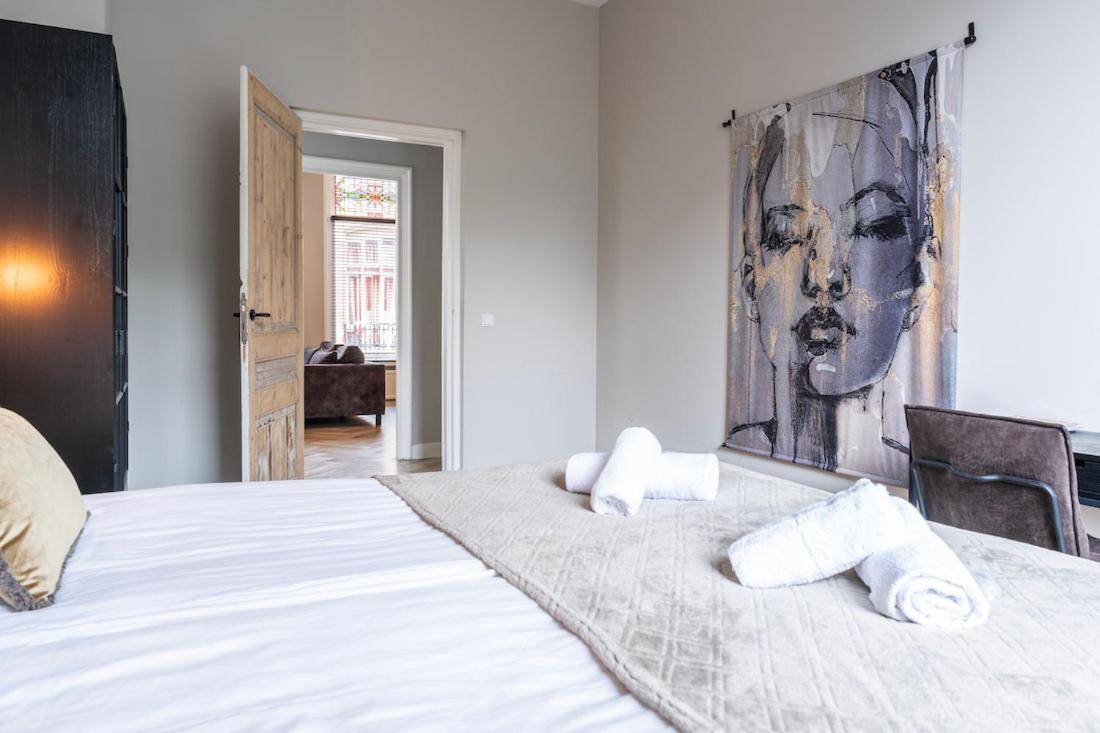 Xxl Loft With Bath Located Stadsvilla Тилбург Екстериор снимка